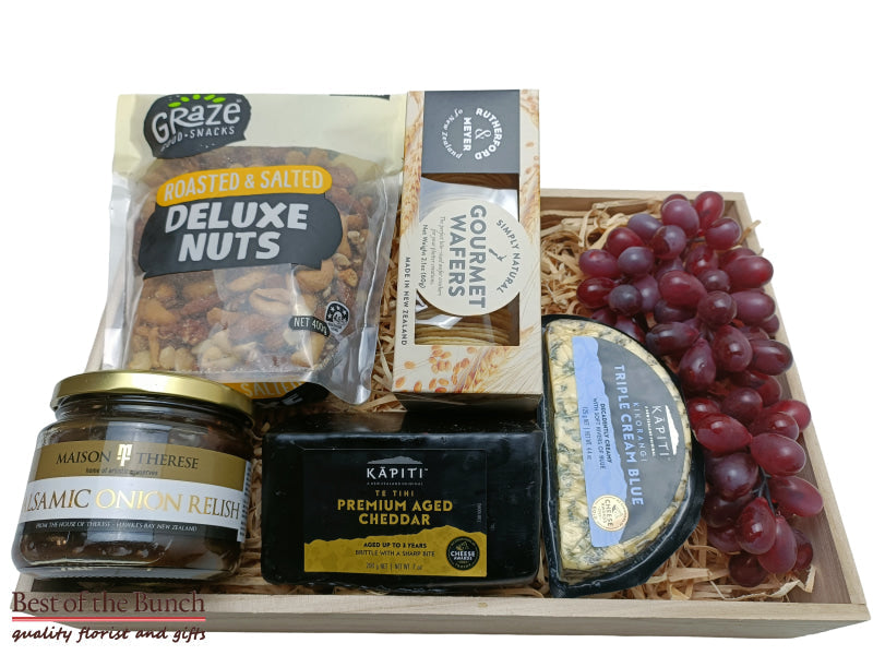New Zealand cheese board triple cream blue cheese & firm aged cheddar cheeses sharing platter gift boxes, gift baskets and gift hampers delivered Wellington same day delivery. Cheese board triple cream blue cheese & firm aged cheddar cheeses sharing platter same day delivery Wellington New Zealand order online.