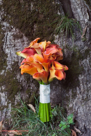 Wedding Bouquet Burning love - Informal Hand Tied Wedding Bouquet - Best of the Bunch Florist Wellington